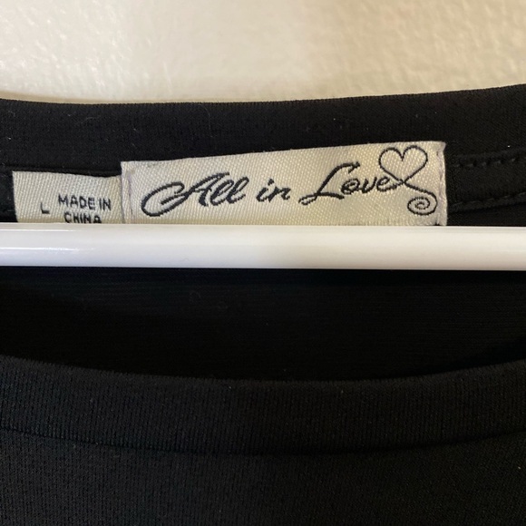 Elegant Black Women's Top with puffy sheer sleeves size large - Picture 3 of 8